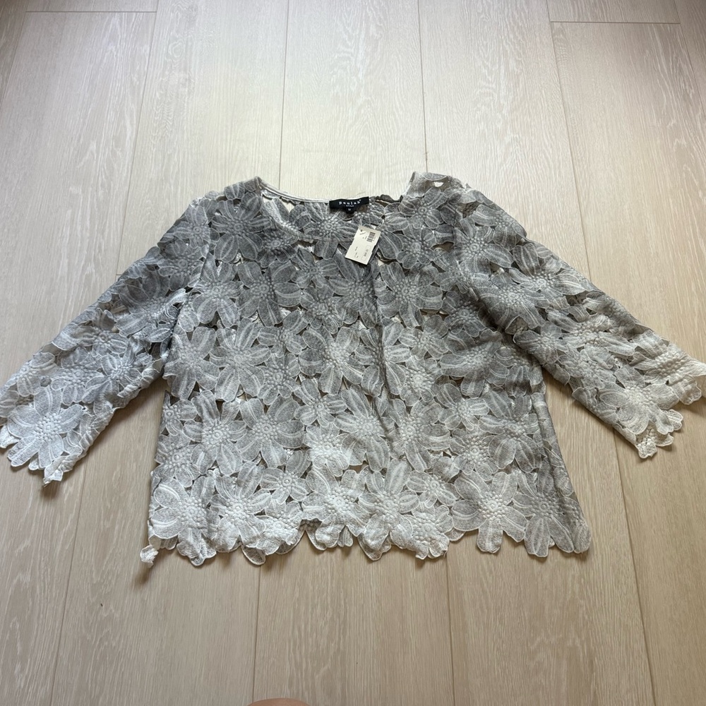 3/$10 Beulah White Gray Ombré Crochet Floral Top